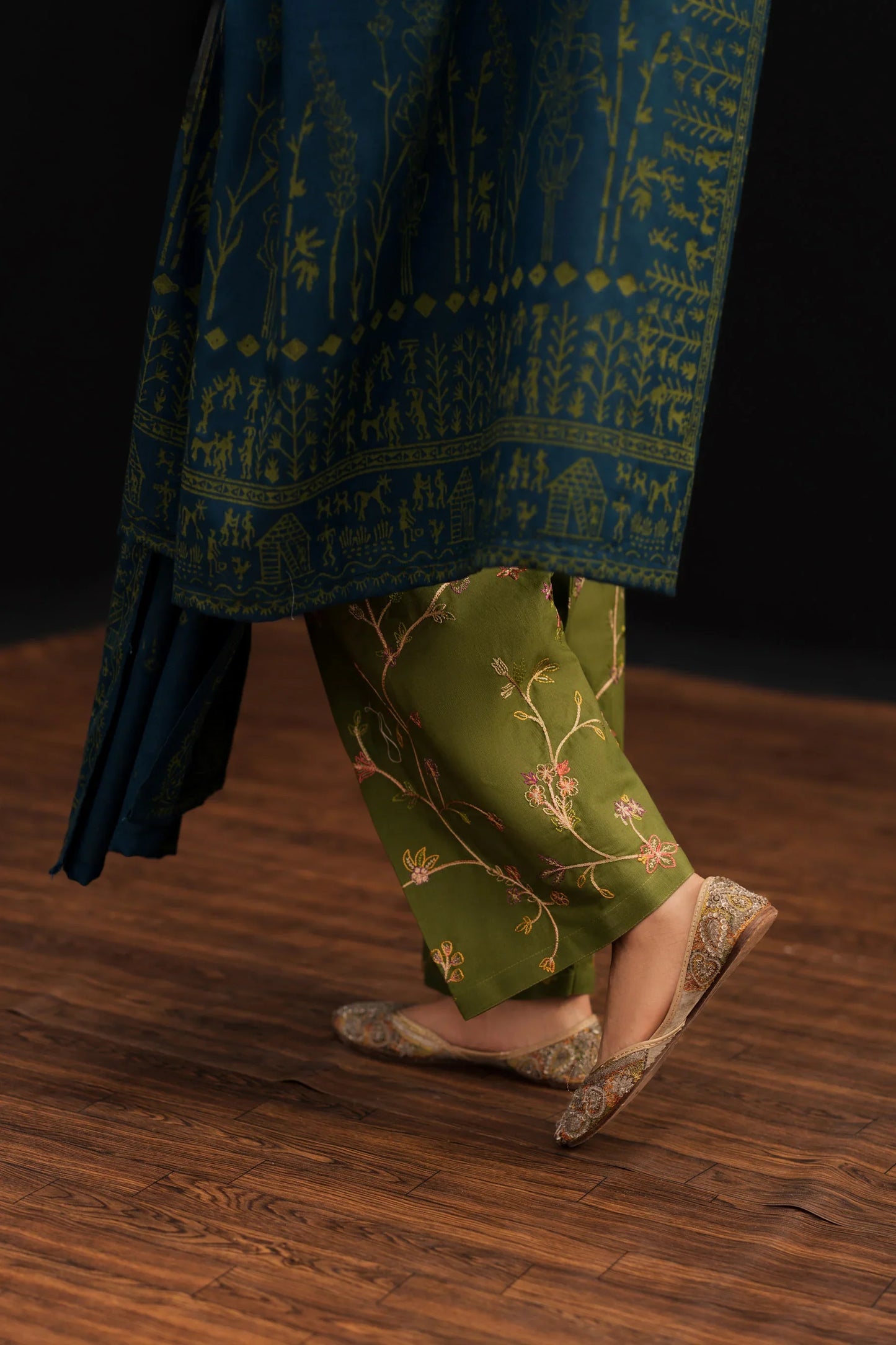 Olive Teal Embroidered Kurta Set with Shawl