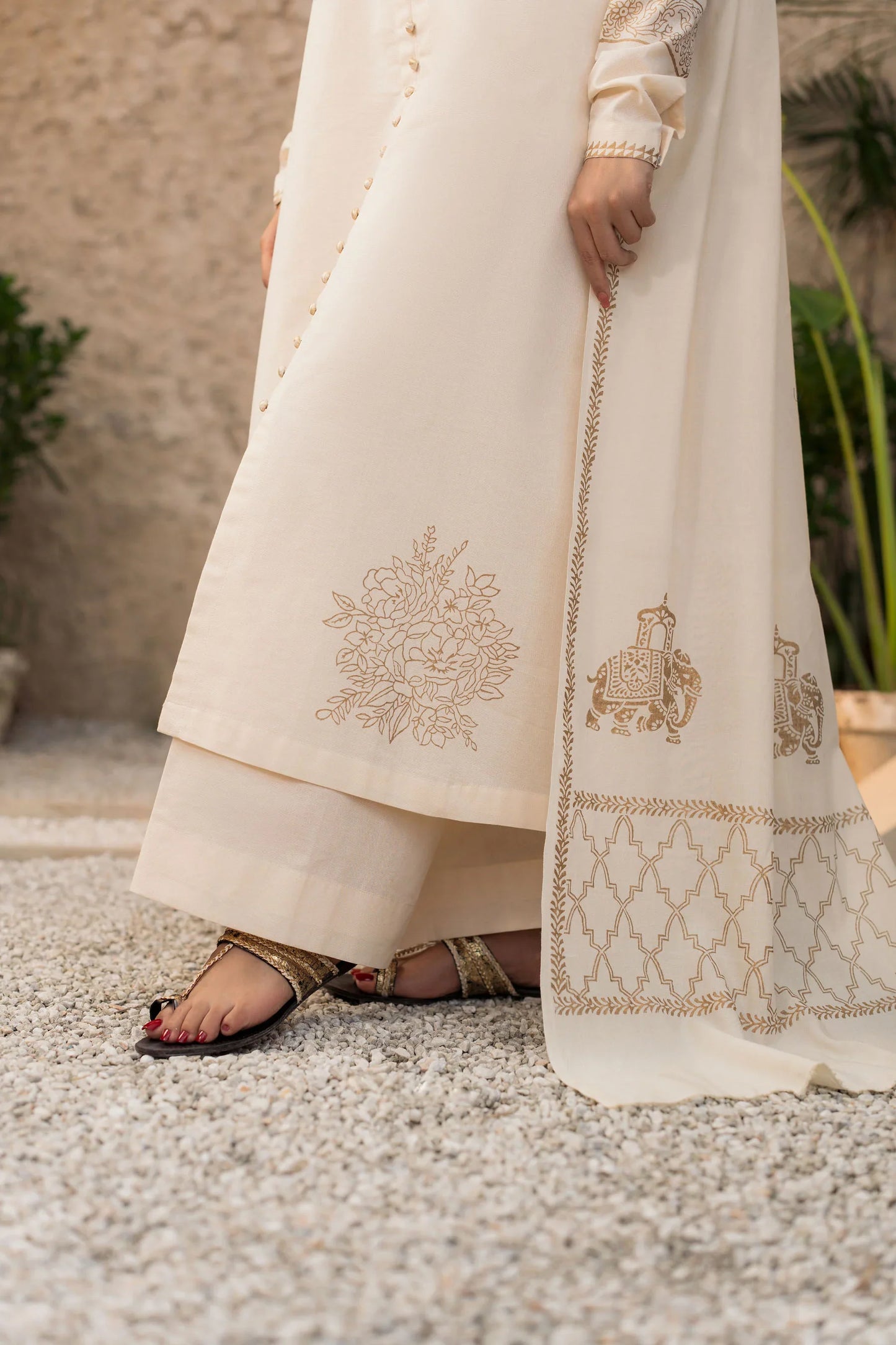 Ivory Muse Hand-Embroidered Kurta Set with Shawl