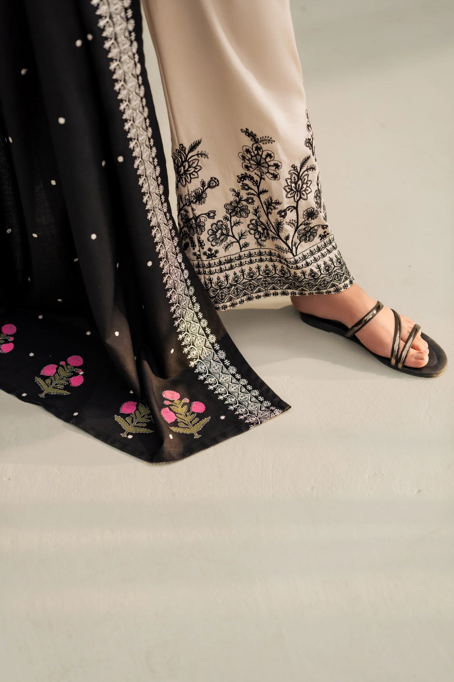 Ivory Noir Embroidered Kurta Set with Contrasting Black Shawl