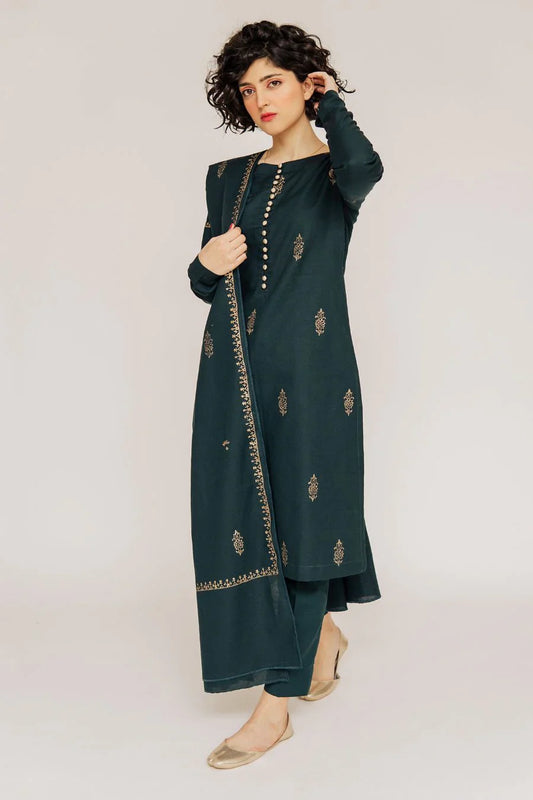 Emerald Aura Hand-Embroidered Kurta Set with Shawl