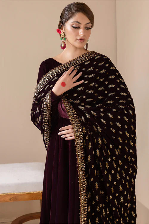 Noir Royale Velvet Embroidered Kurta Set with Gilded Shawl