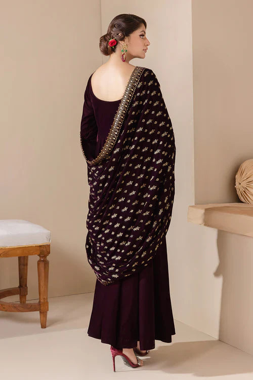 Noir Royale Velvet Embroidered Kurta Set with Gilded Shawl