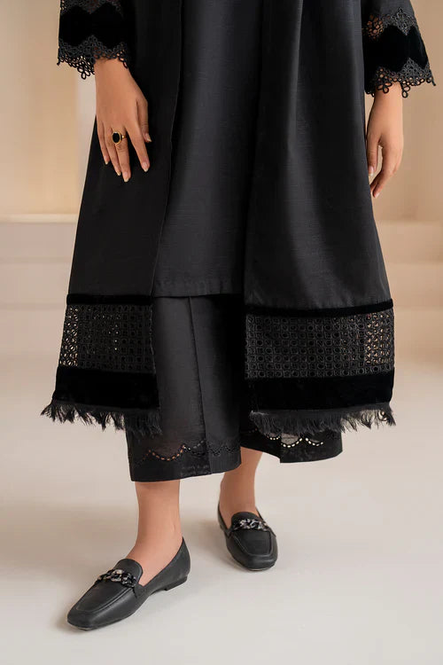 Noir Grace Black Cotton Kurta Set with Lace Detailing