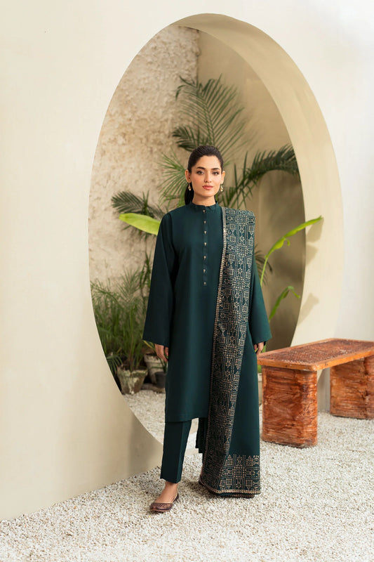 Emerald Majesty Winter Kurta Set with Geometric Embroidered Shawl