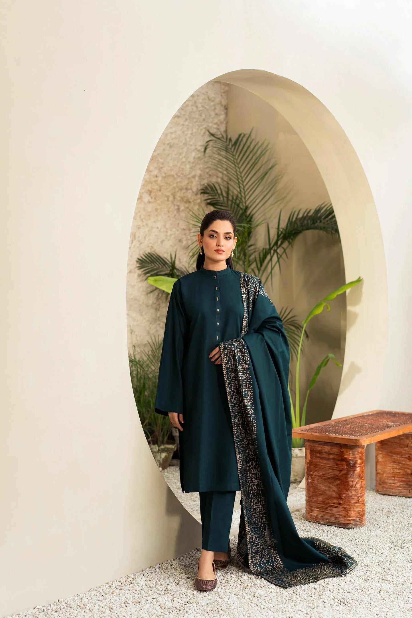 Emerald Majesty Winter Kurta Set with Geometric Embroidered Shawl