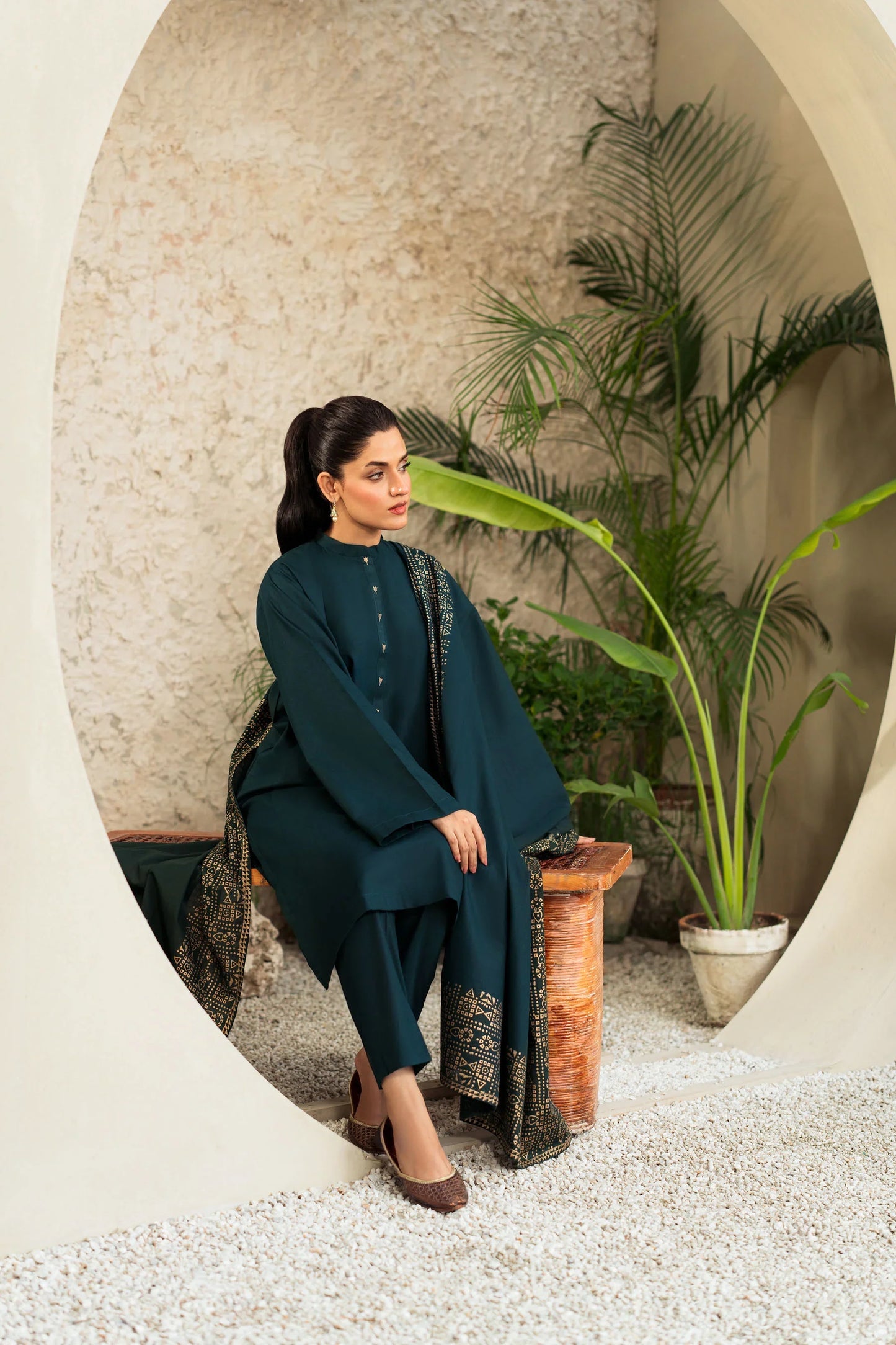 Emerald Majesty Winter Kurta Set with Geometric Embroidered Shawl