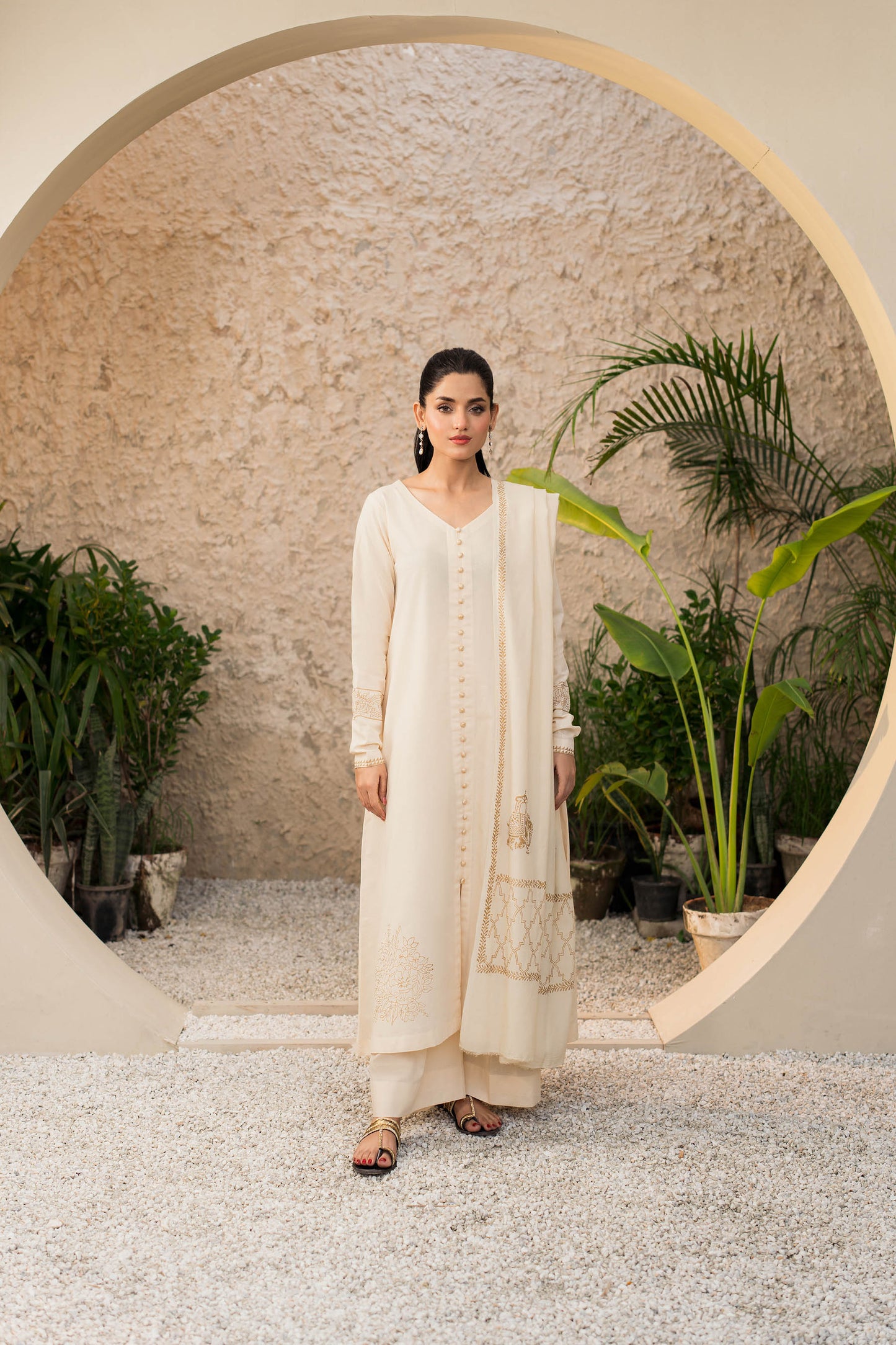 Ivory Muse Hand-Embroidered Kurta Set with Shawl