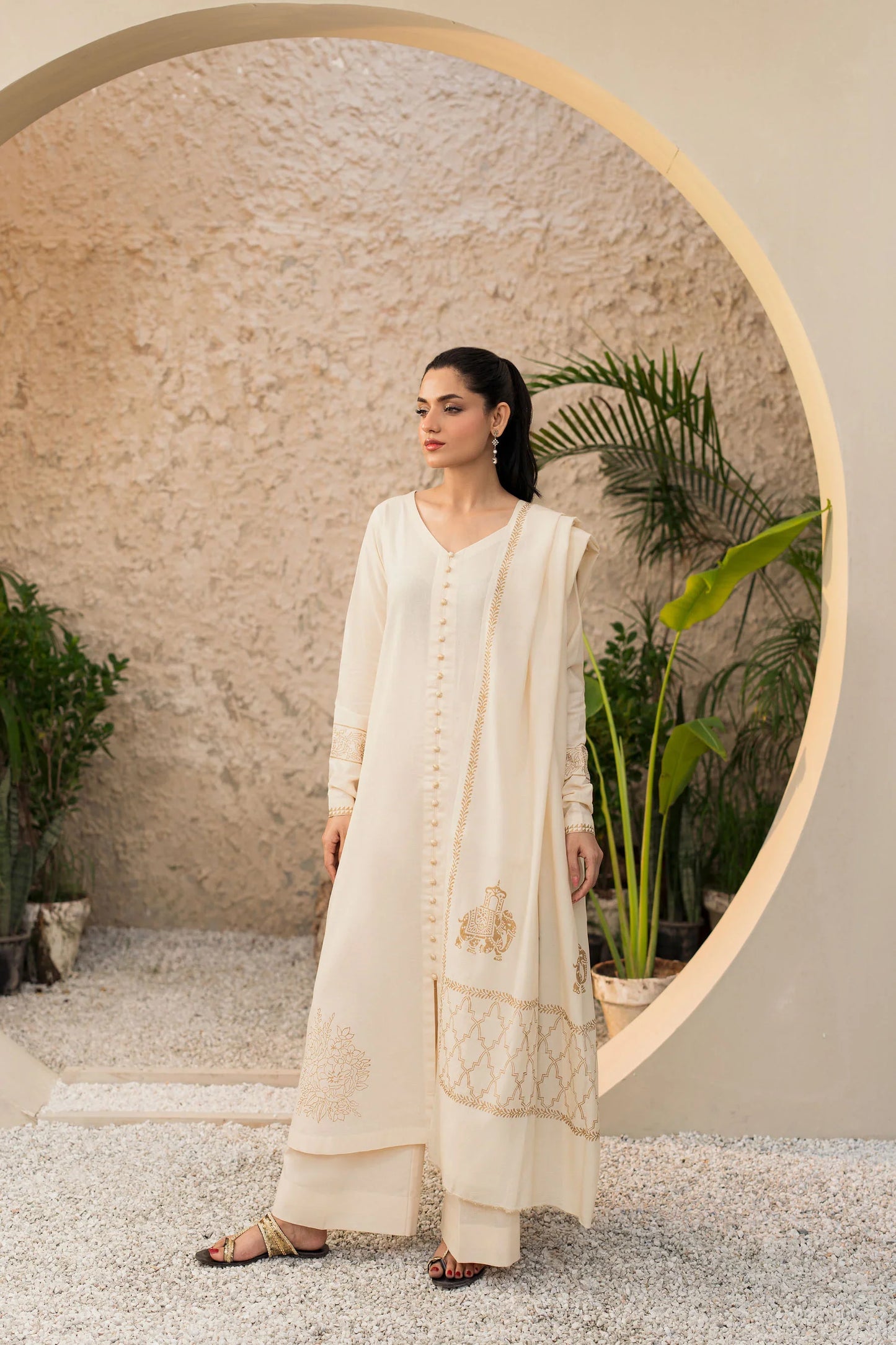 Ivory Muse Hand-Embroidered Kurta Set with Shawl