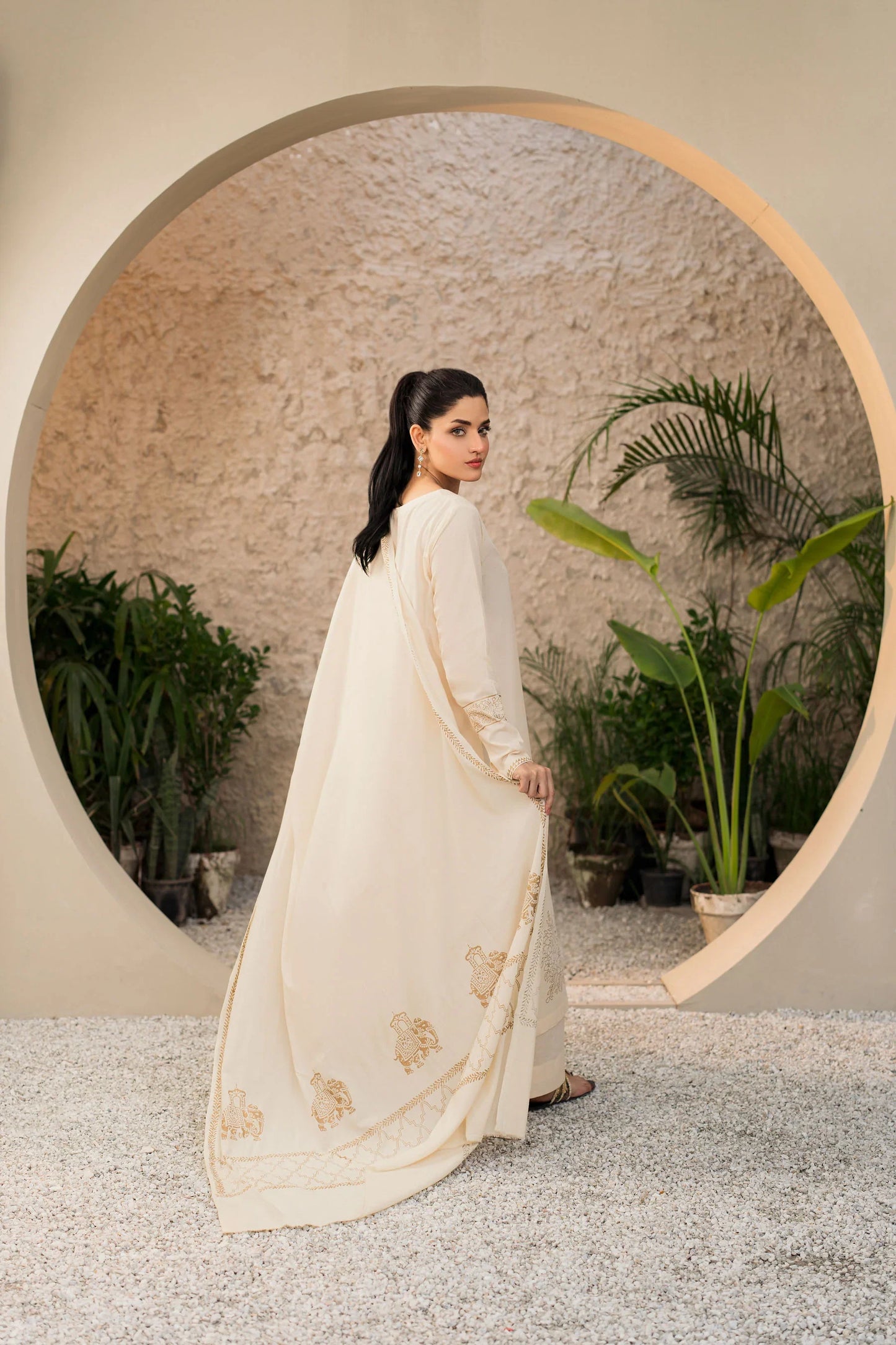 Ivory Muse Hand-Embroidered Kurta Set with Shawl