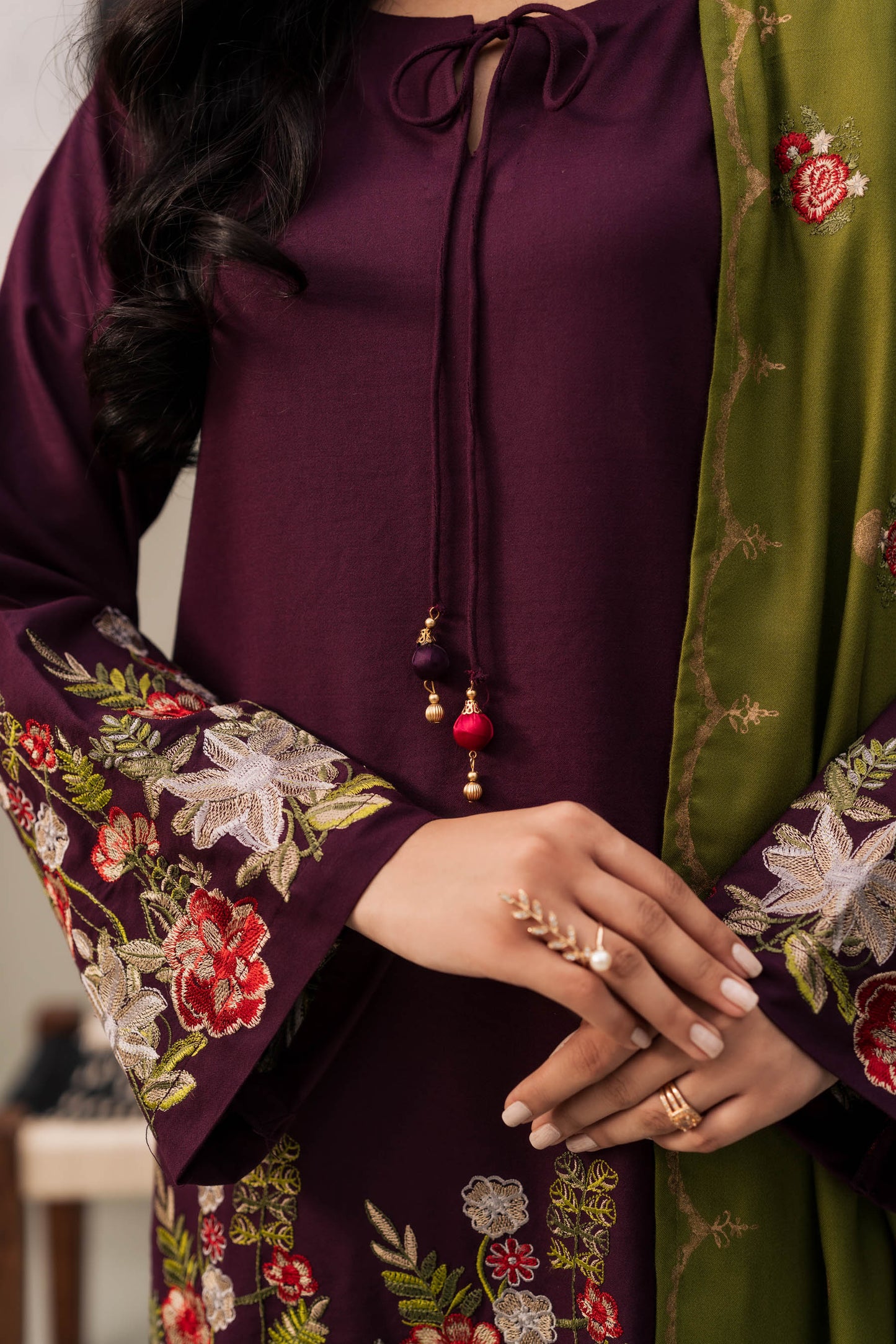 Plum Blossom Embroidered Kurta Set with Olive Green Shawl
