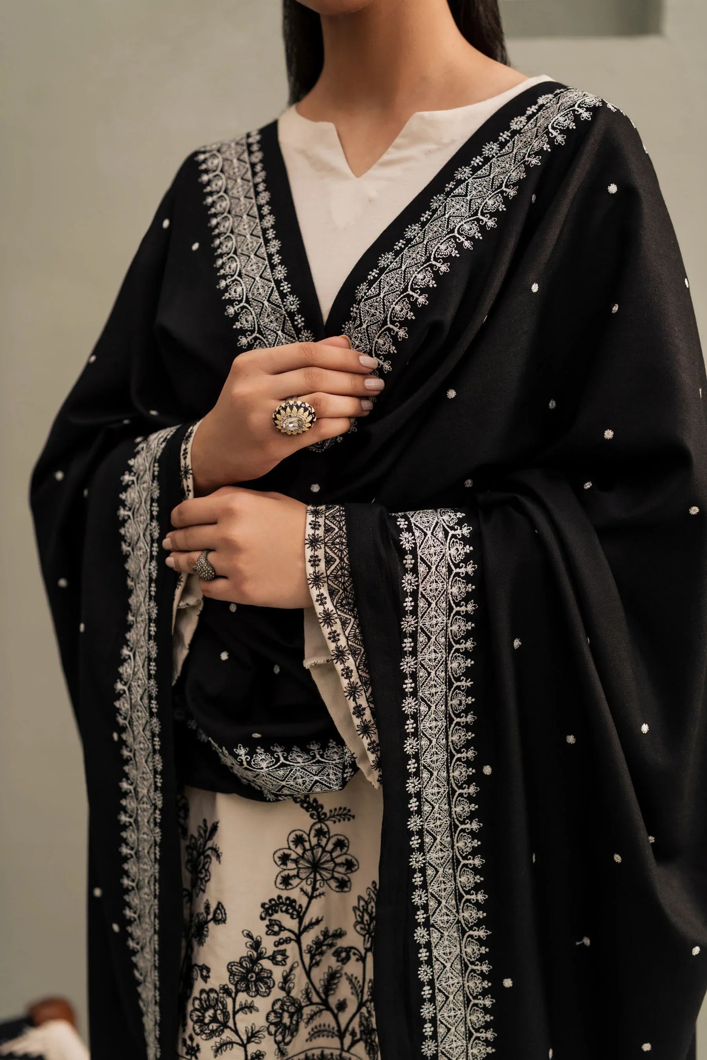 Ivory Noir Embroidered Kurta Set with Contrasting Black Shawl
